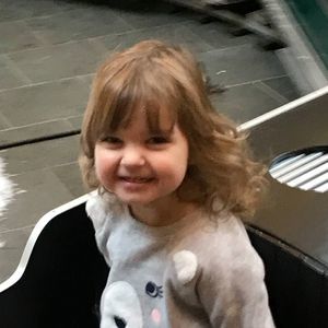 Meet your Posher, Carrie